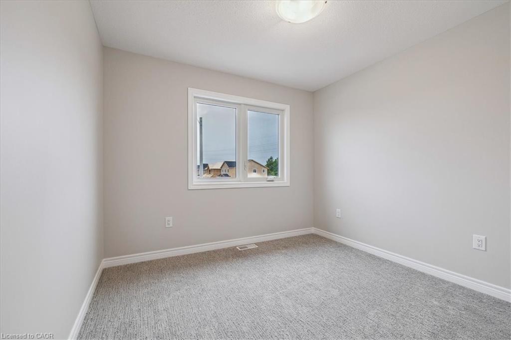 95 Elvira Way, Thorold, ON - Indoor Photo Showing Other Room