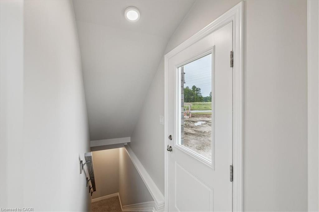 95 Elvira Way, Thorold, ON - Indoor Photo Showing Other Room