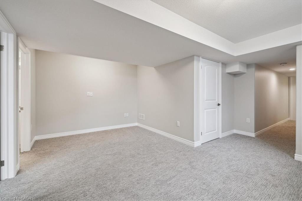 101 Elvira Way, Thorold, ON - Indoor Photo Showing Other Room