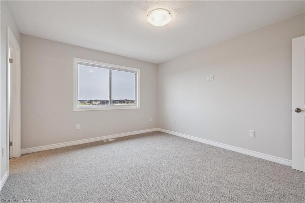 105 Elvira Way, Thorold, ON - Indoor Photo Showing Other Room