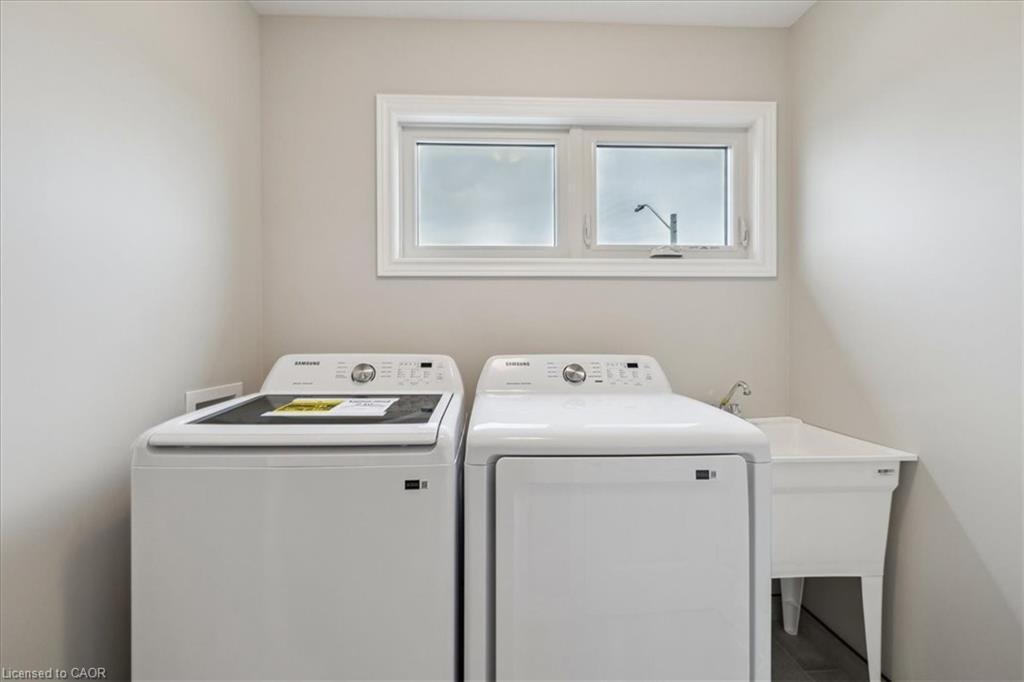 105 Elvira Way, Thorold, ON - Indoor Photo Showing Laundry Room