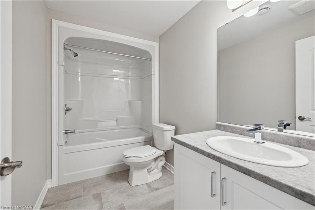 105 Elvira Way, Thorold, ON - Indoor Photo Showing Bathroom