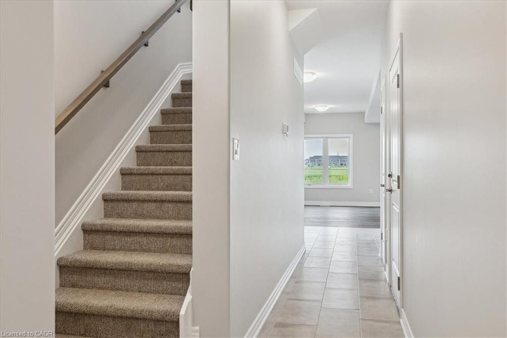 99 Elvira Way, Thorold, ON - Indoor Photo Showing Other Room