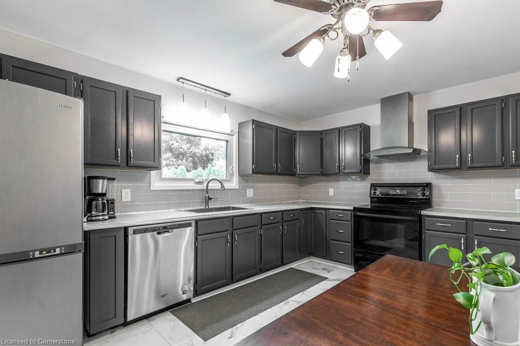 6413 Franklin Avenue, Niagara Falls, ON - Indoor Photo Showing Kitchen