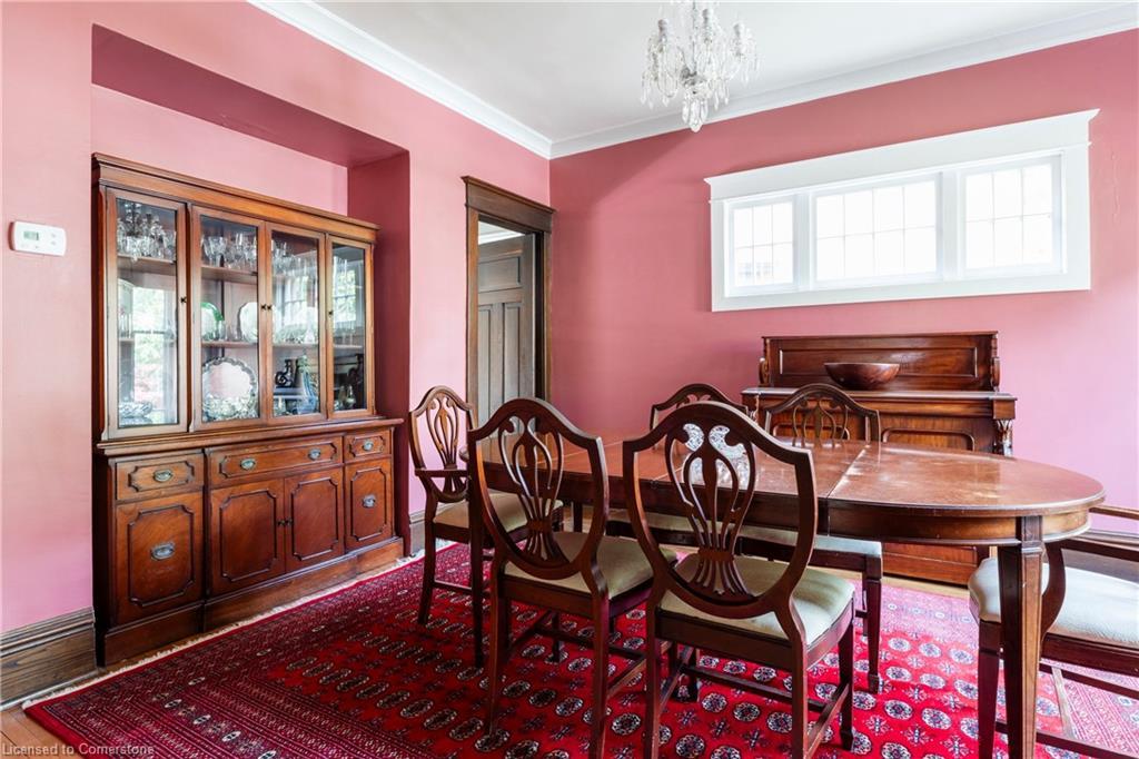 74 Chedoke Avenue, Hamilton, ON - Indoor Photo Showing Dining Room