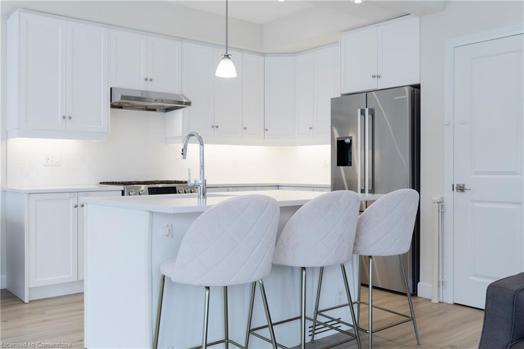 31 Southam Lane, Hamilton, ON - Indoor Photo Showing Kitchen