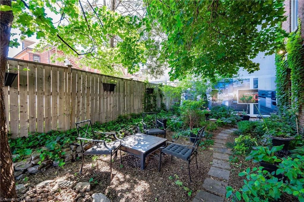 6-285 King Street, Hamilton, ON - Outdoor