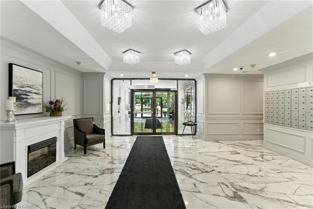 1104-237 King Street W, Cambridge, ON - Indoor Photo Showing Other Room