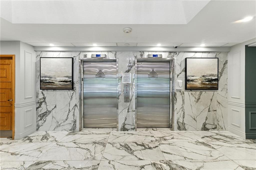 1104-237 King Street W, Cambridge, ON - Indoor Photo Showing Other Room