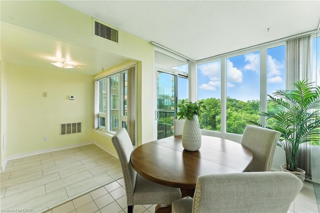 1104-237 King Street W, Cambridge, ON - Indoor Photo Showing Dining Room