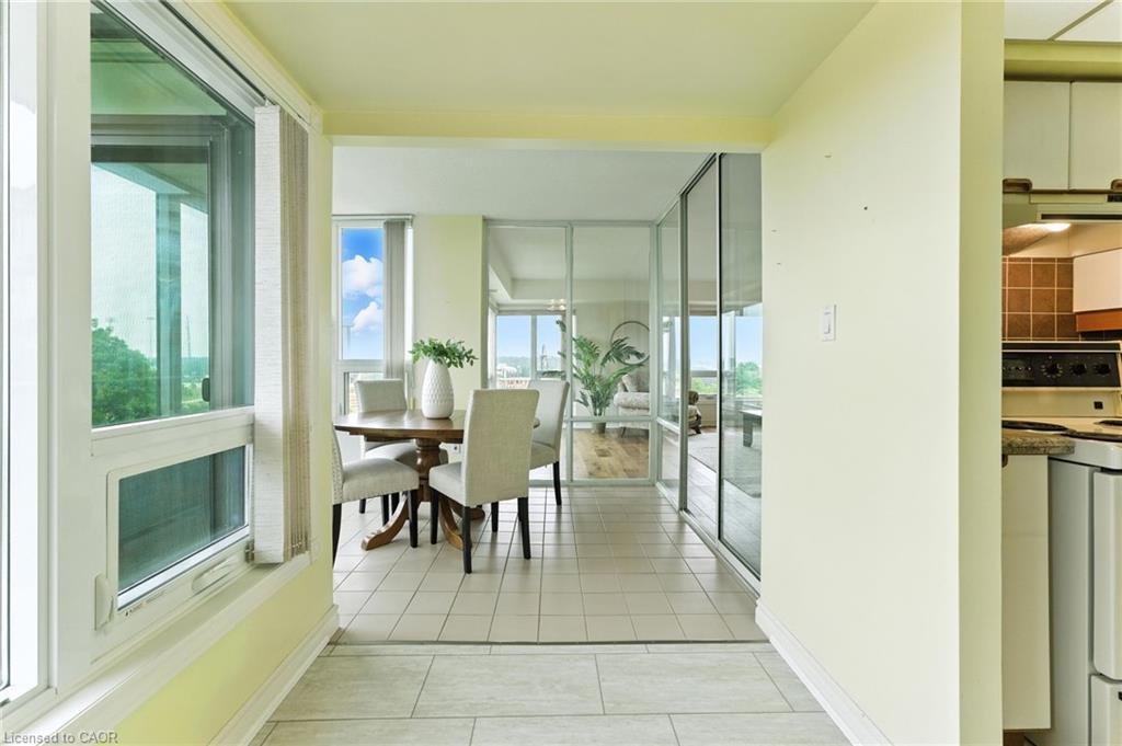 1104-237 King Street W, Cambridge, ON - Indoor