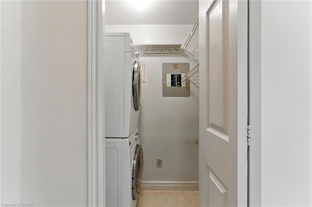 1104-237 King Street W, Cambridge, ON - Indoor Photo Showing Laundry Room