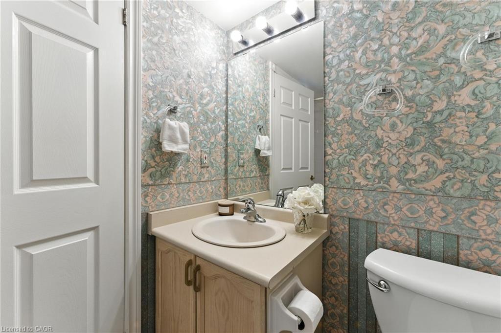 1104-237 King Street W, Cambridge, ON - Indoor Photo Showing Bathroom