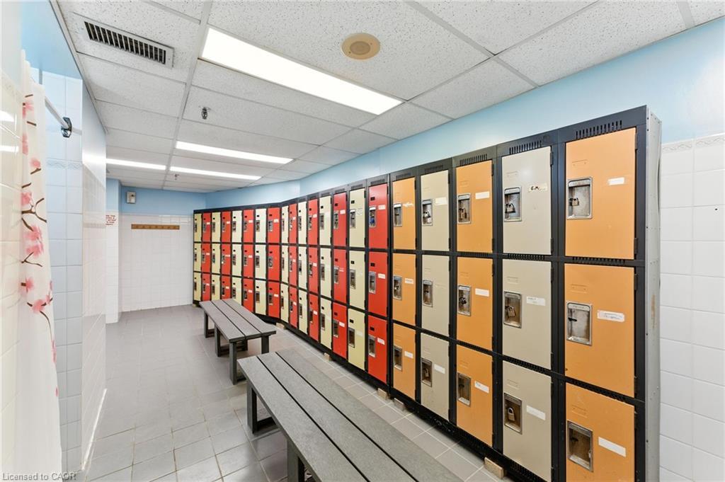 1104-237 King Street W, Cambridge, ON - Indoor Photo Showing Other Room