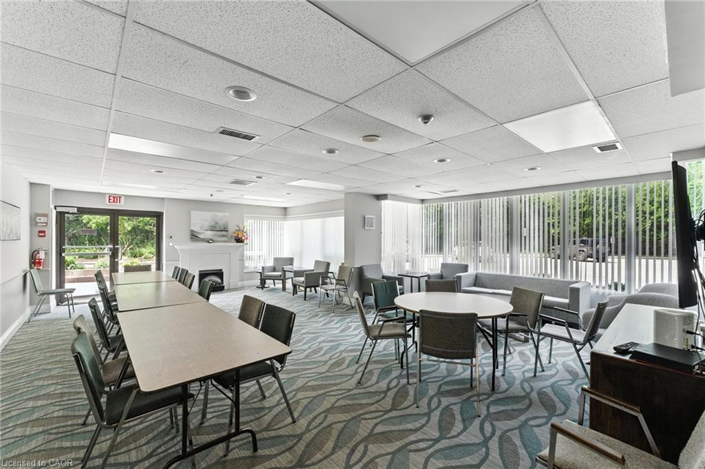 1104-237 King Street W, Cambridge, ON - Indoor