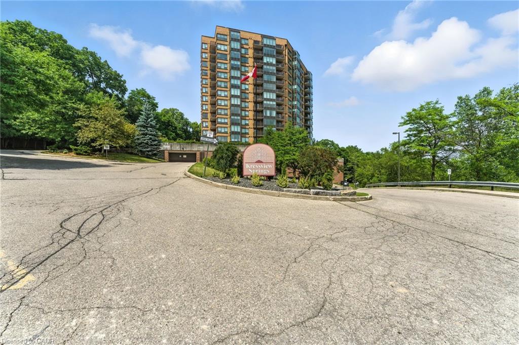 1104-237 King Street W, Cambridge, ON - Outdoor