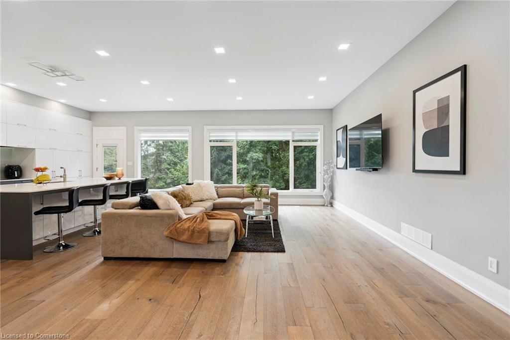 1 Gaywood Gardens, Brantford, ON - Indoor Photo Showing Living Room
