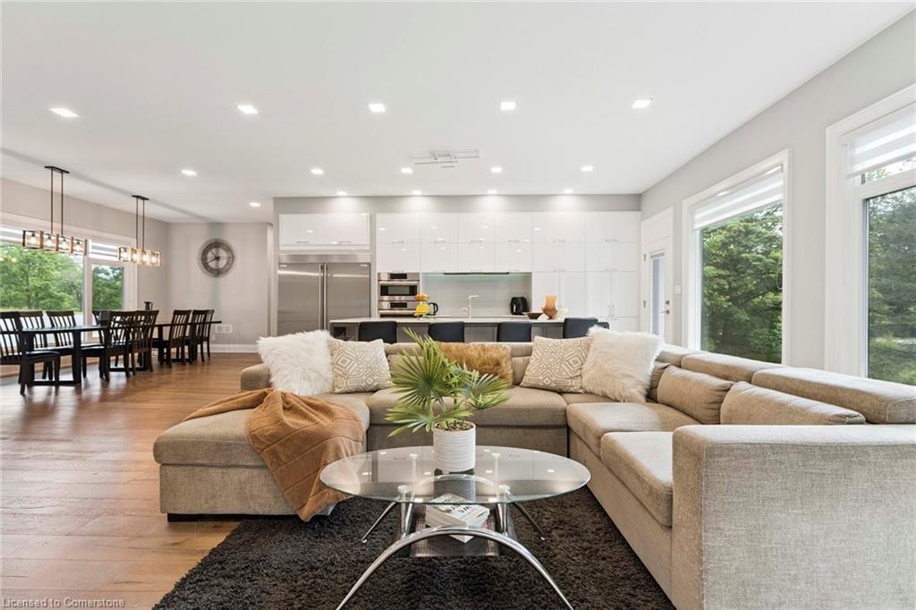 1 Gaywood Gardens, Brantford, ON - Indoor Photo Showing Living Room