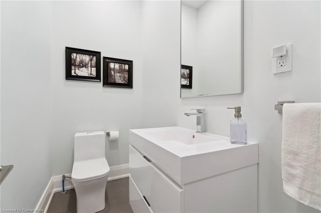 1 Gaywood Gardens, Brantford, ON - Indoor Photo Showing Bathroom