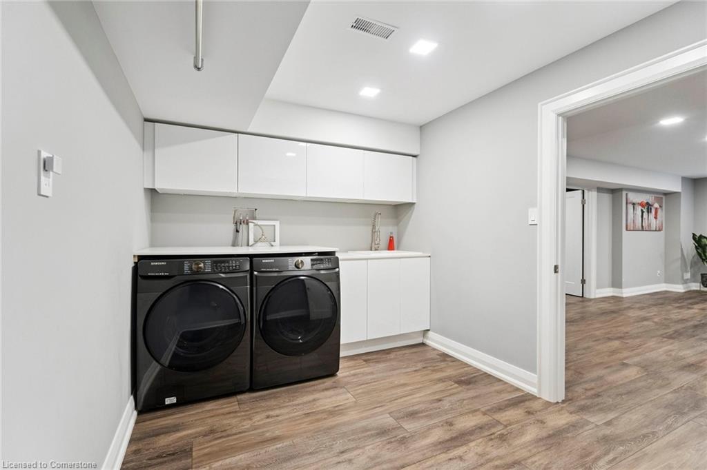 1 Gaywood Gardens, Brantford, ON - Indoor Photo Showing Laundry Room