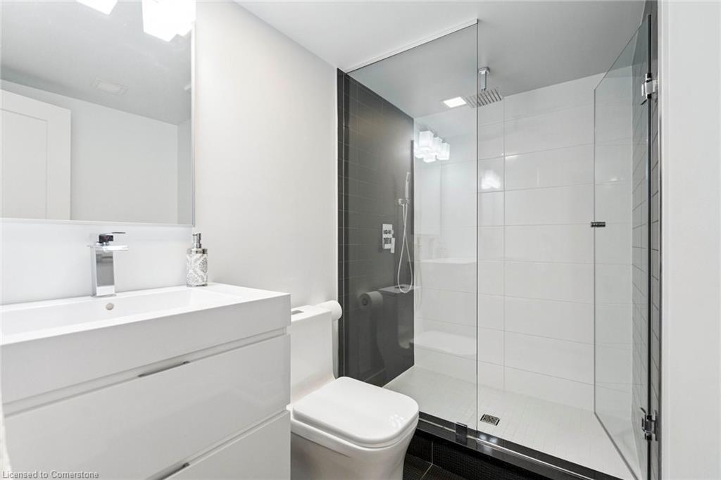 1 Gaywood Gardens, Brantford, ON - Indoor Photo Showing Bathroom