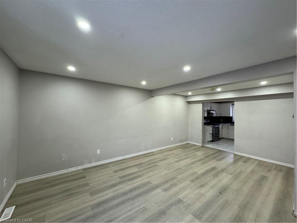 34-190 Fleming Drive, London, ON - Indoor