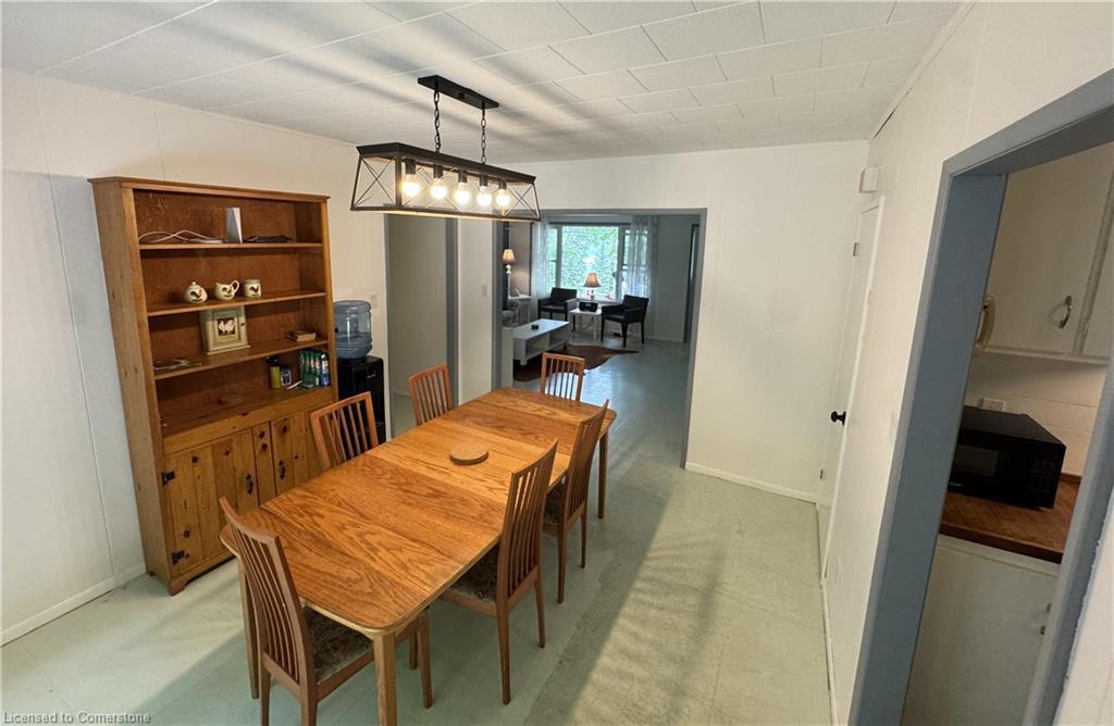 5803 Haliburton Lake Road, Dysart, ON - Indoor Photo Showing Dining Room