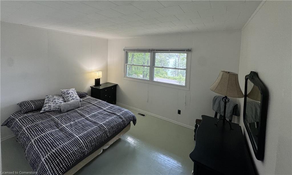 5803 Haliburton Lake Road, Dysart, ON - Indoor Photo Showing Bedroom