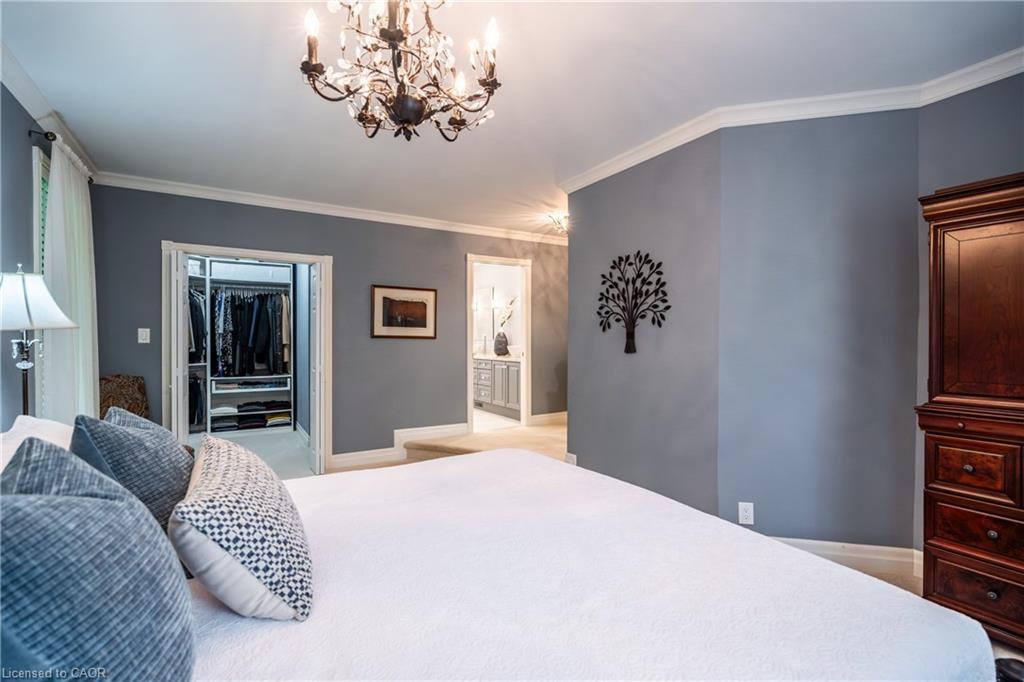 98 Hadley Drive, Ancaster, ON - Indoor Photo Showing Bedroom