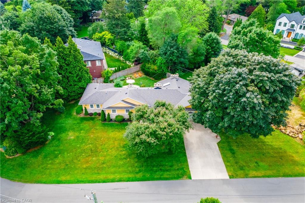 98 Hadley Drive, Ancaster, ON - Outdoor