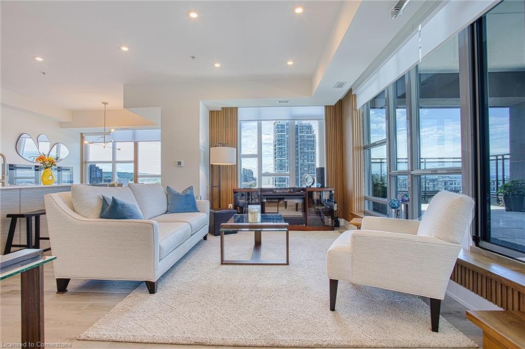 707-16 Concord Place, Grimsby, ON - Indoor Photo Showing Living Room