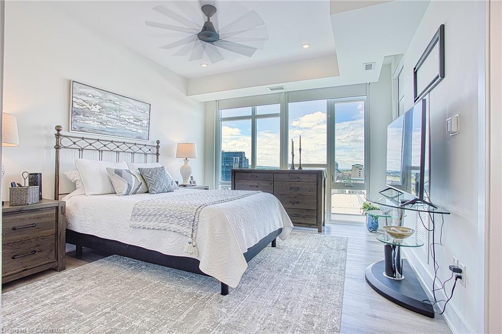 707-16 Concord Place, Grimsby, ON - Indoor Photo Showing Bedroom