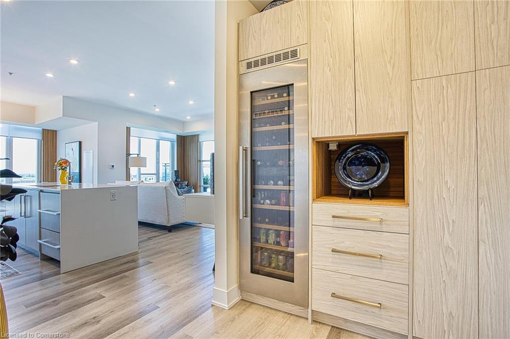 707-16 Concord Place, Grimsby, ON - Indoor