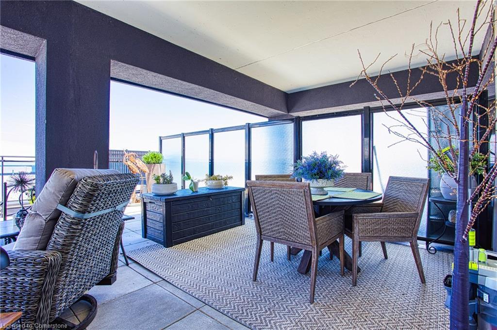 707-16 Concord Place, Grimsby, ON - With Exterior