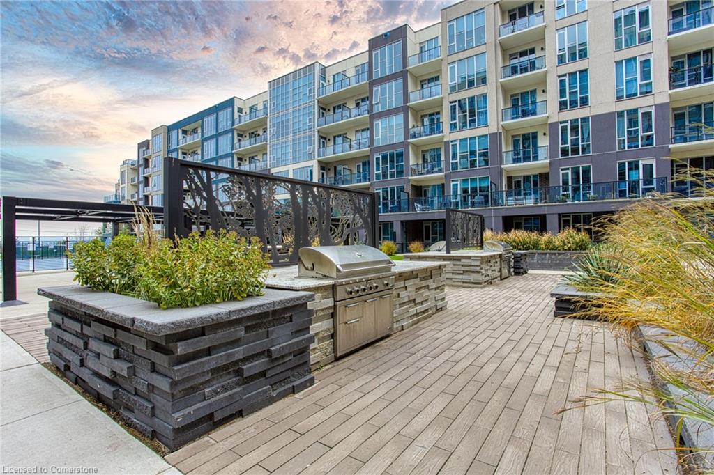 707-16 Concord Place, Grimsby, ON - Outdoor With Balcony