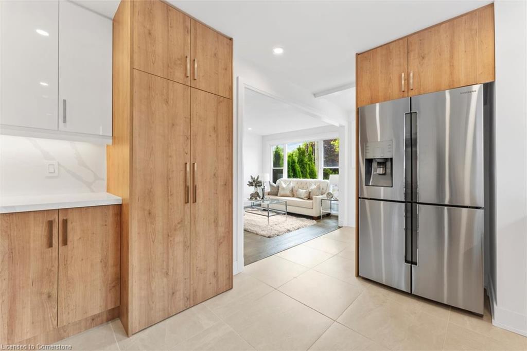 83 Walter Avenue, Newmarket, ON - Indoor Photo Showing Kitchen