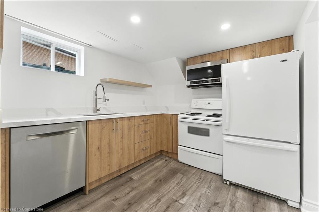 83 Walter Avenue, Newmarket, ON - Indoor Photo Showing Kitchen