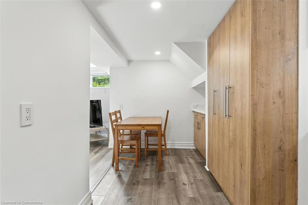 83 Walter Avenue, Newmarket, ON - Indoor