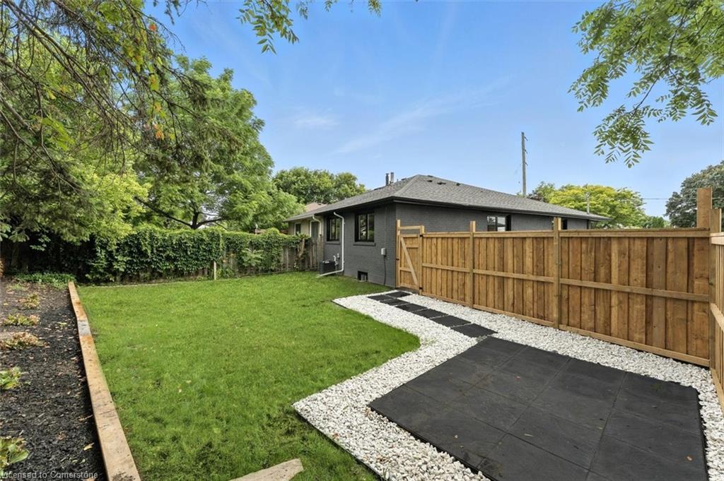 83 Walter Avenue, Newmarket, ON - Outdoor With Backyard
