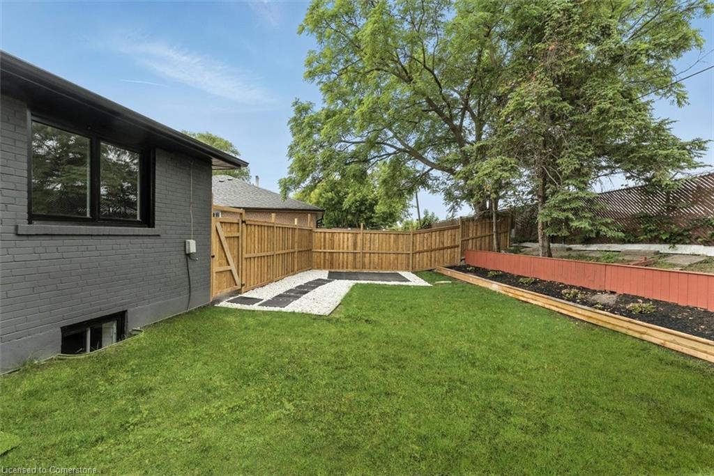83 Walter Avenue, Newmarket, ON - Outdoor With Backyard