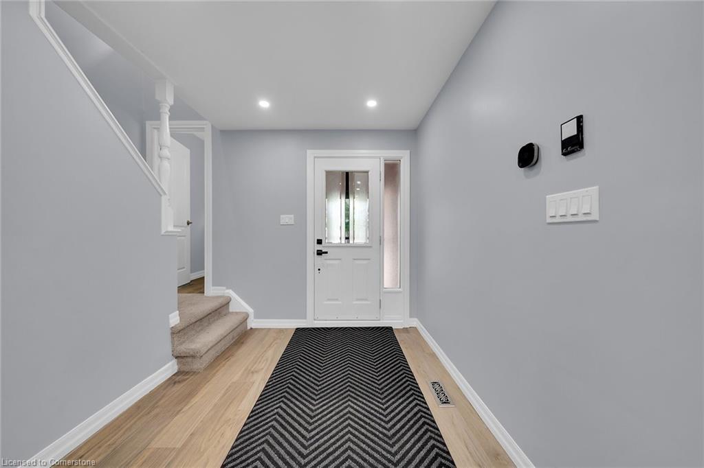 4-451 Woodview Road, Burlington, ON - Indoor Photo Showing Other Room