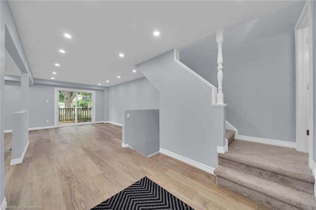 4-451 Woodview Road, Burlington, ON - Indoor Photo Showing Other Room