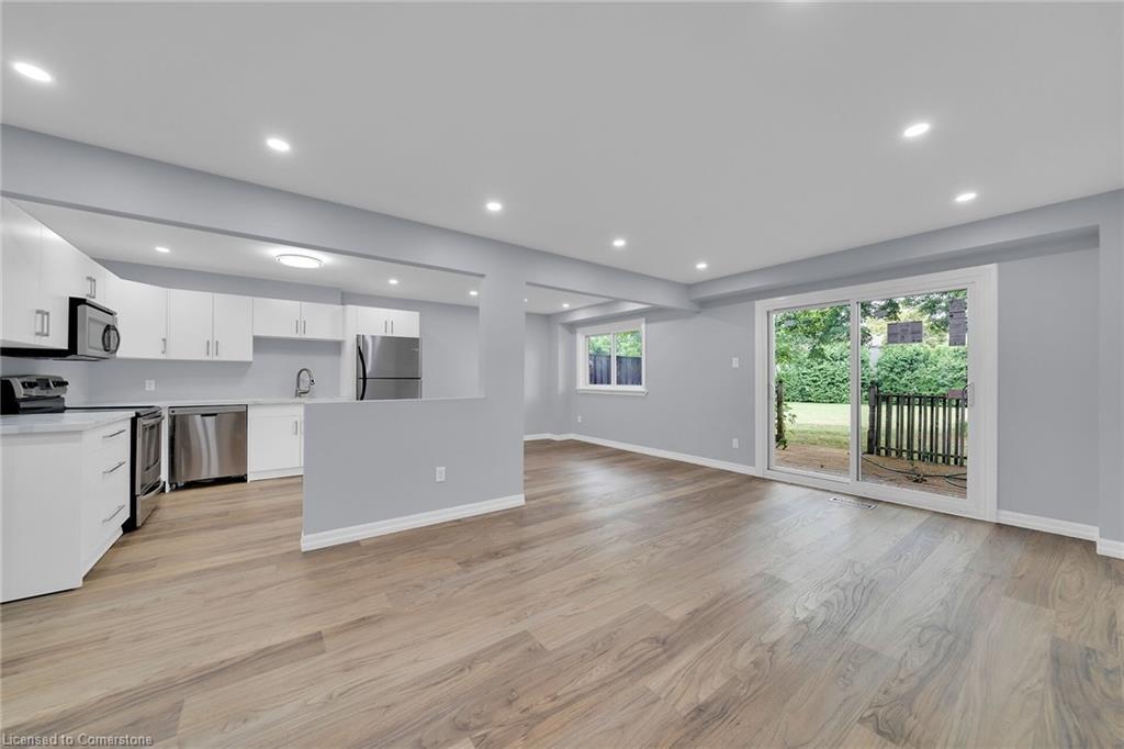 4-451 Woodview Road, Burlington, ON - Indoor Photo Showing Other Room