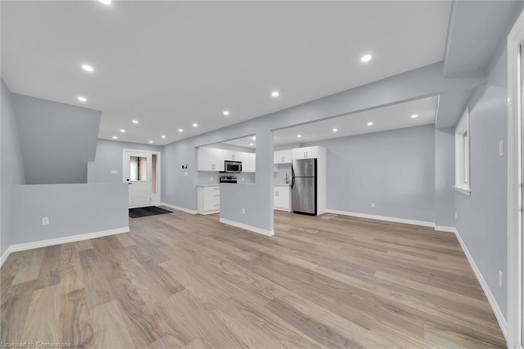 4-451 Woodview Road, Burlington, ON - Indoor Photo Showing Other Room