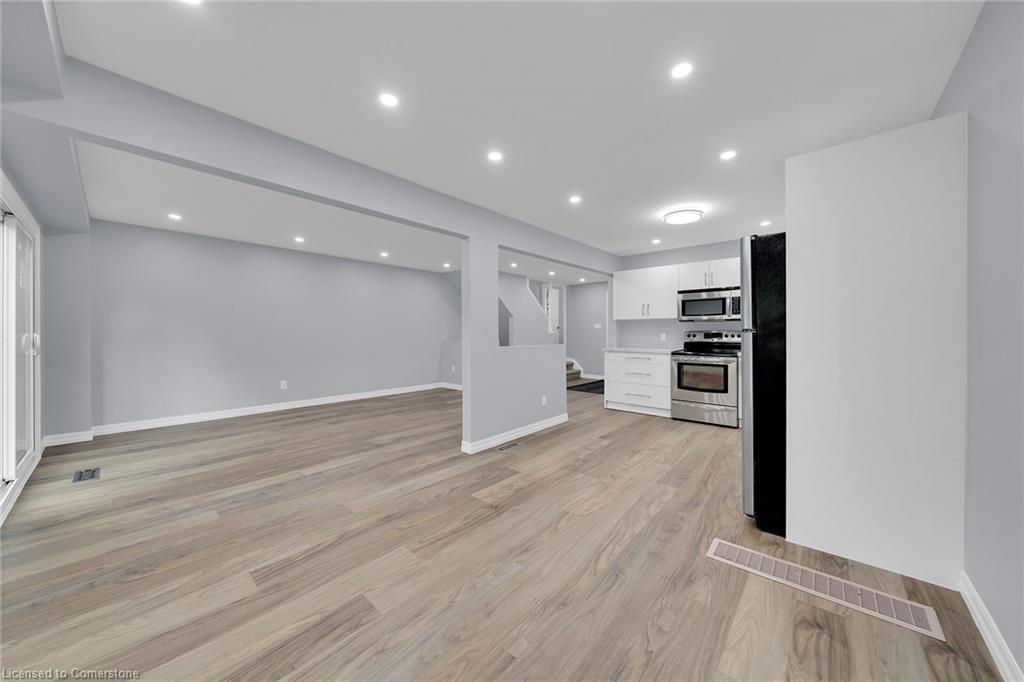 4-451 Woodview Road, Burlington, ON - Indoor Photo Showing Other Room