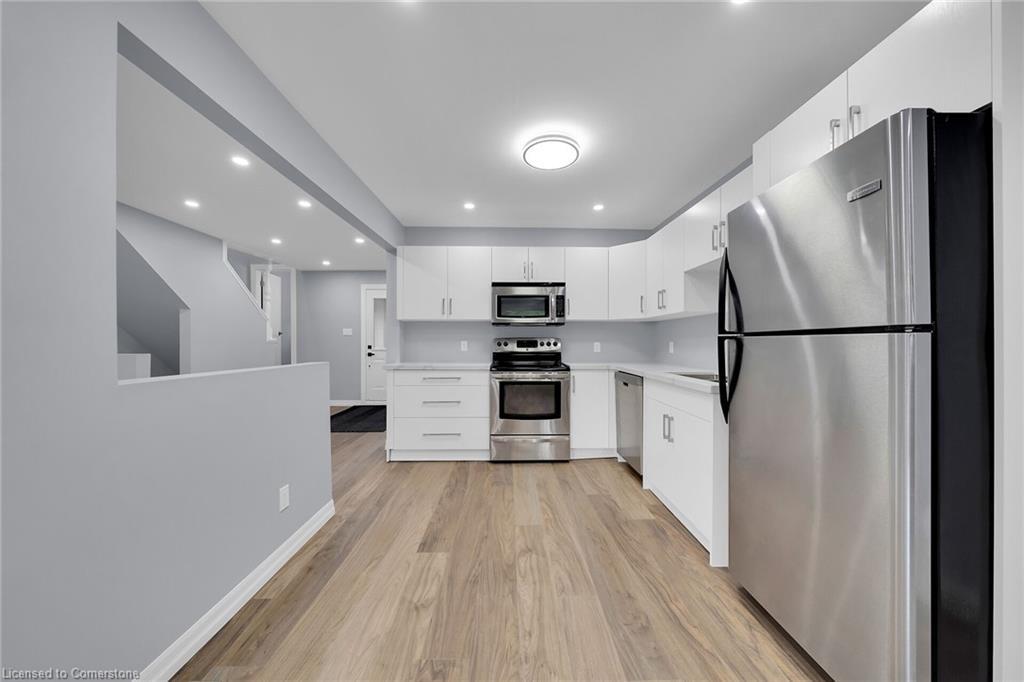 4-451 Woodview Road, Burlington, ON - Indoor Photo Showing Kitchen
