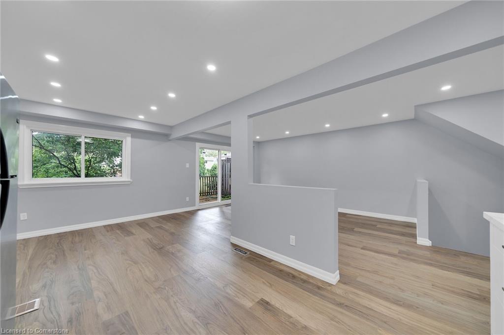 4-451 Woodview Road, Burlington, ON - Indoor