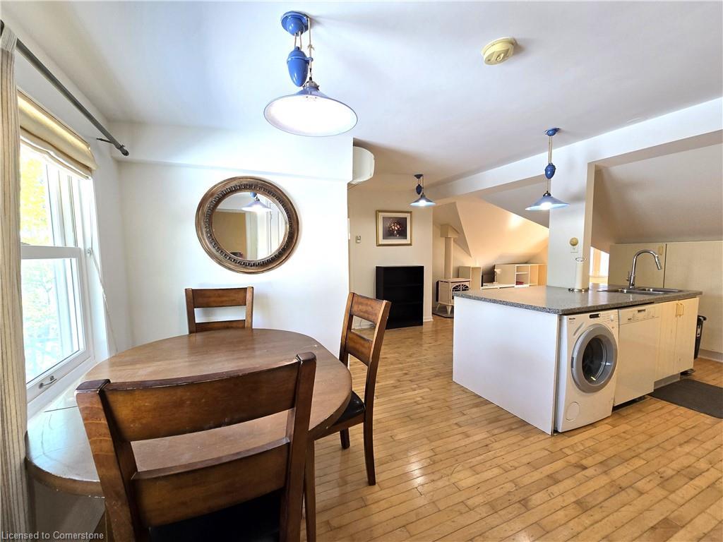 208 King Street E, Kingston, ON - Indoor Photo Showing Laundry Room
