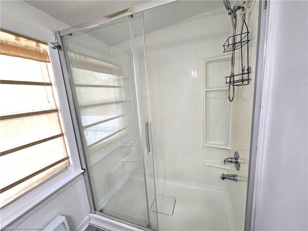 208 King Street E, Kingston, ON - Indoor Photo Showing Bathroom