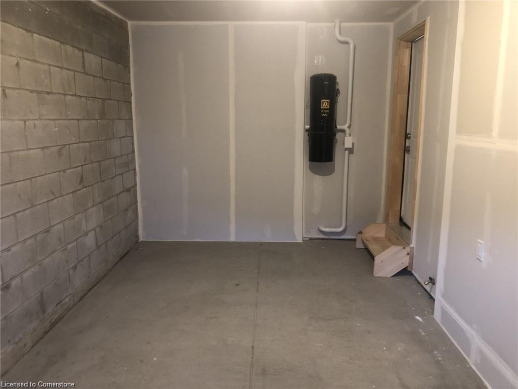 6-30 Mia Drive, Hamilton, ON - Indoor